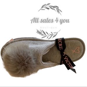 Victoria’s Secret Cindy sleepers- slides